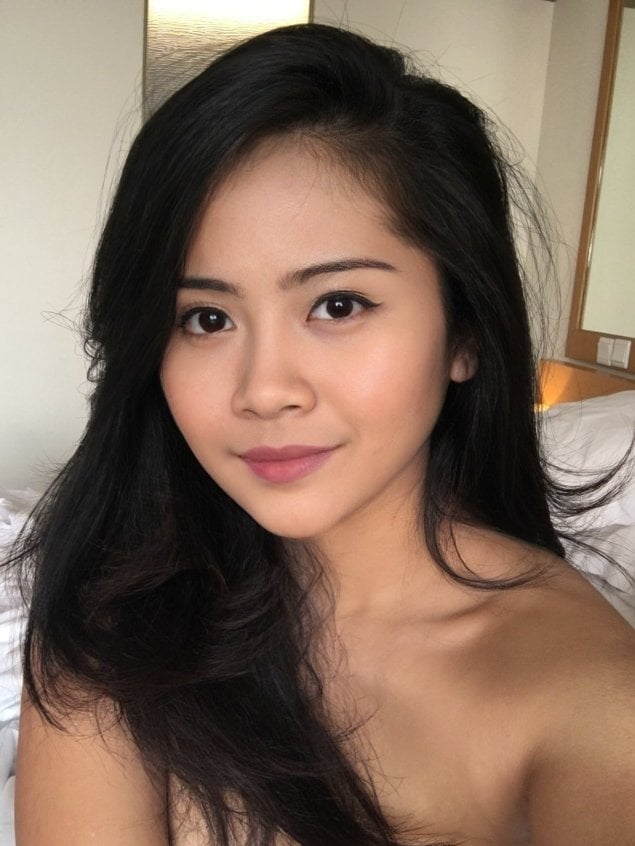 Maya Mustika nude 10