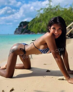 Maylee Fun nude 6
