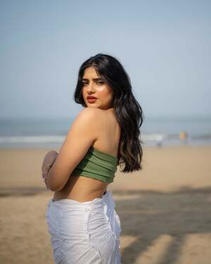 Megha Shah nude 4
