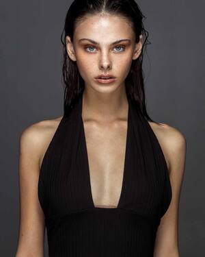 Meika Woollard nude 12