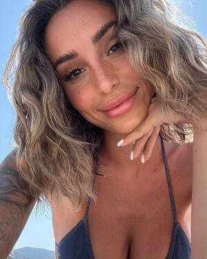 Melanie Orl nude 9