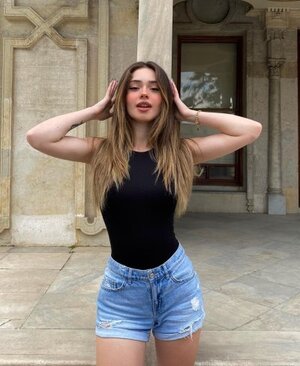 Melike Saygin nude 3