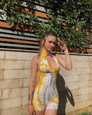 Melike Saygin nude 9