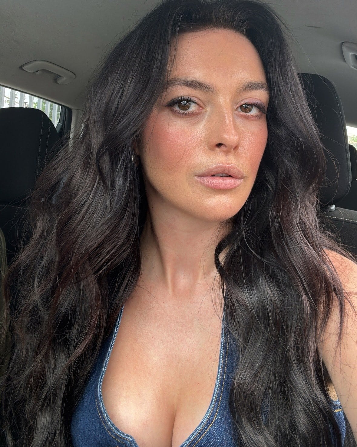 Melis Sezen nude 9