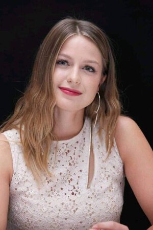 Melissa Benoist nude 7