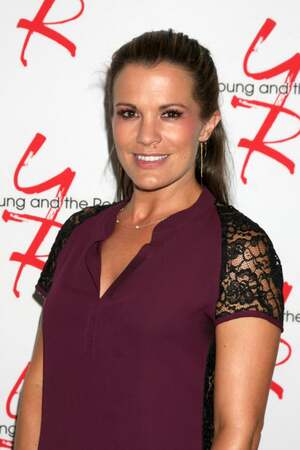 Melissa Claire Egan nude 8