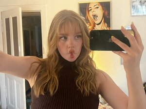 Melissa Louise nude 5