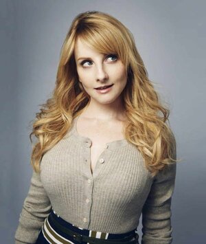 Melissa Rauch nude 4