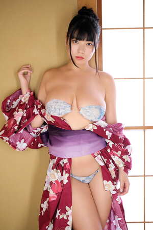 Memo Oba nude 3
