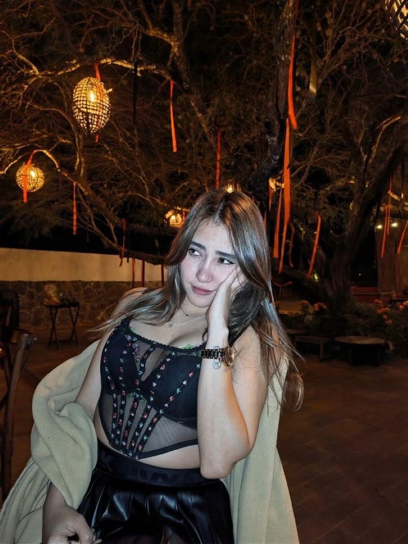 Mercedes Roa nude 10
