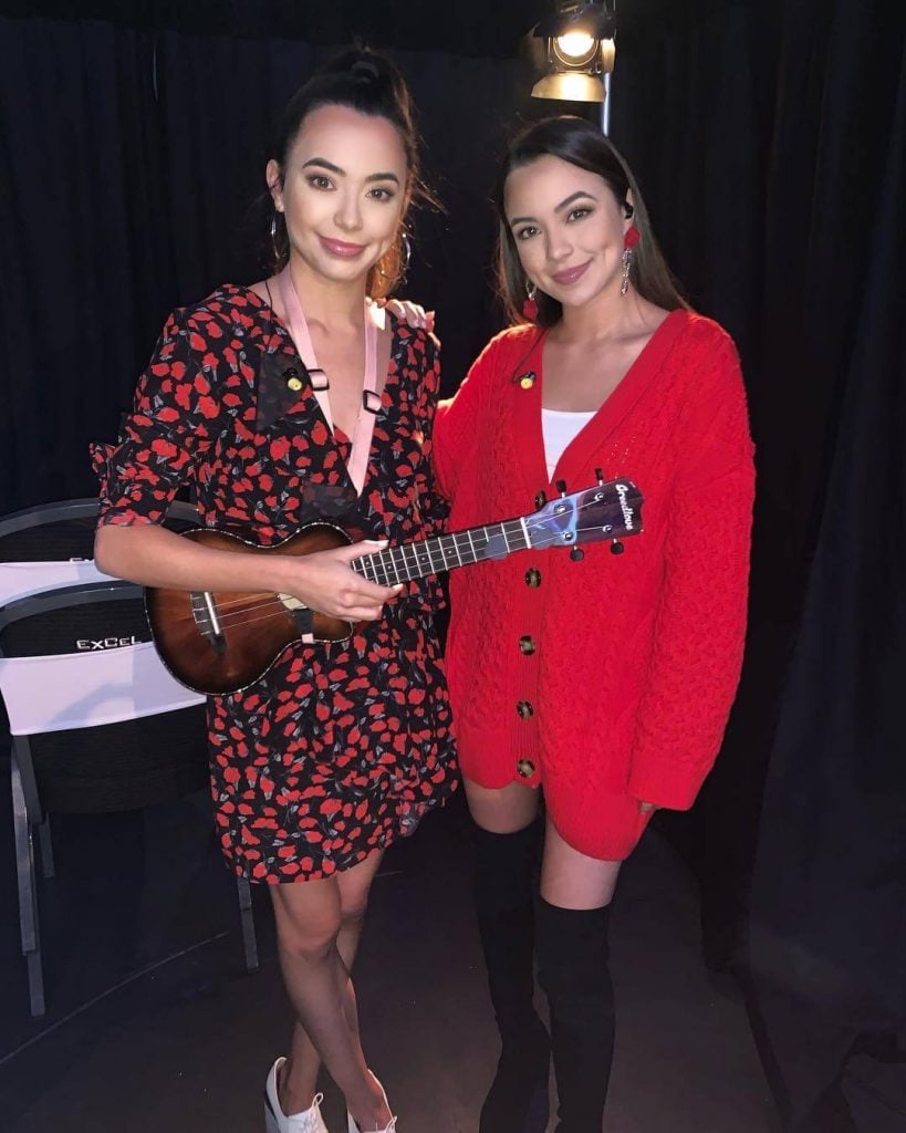 Merrell Twins nude 10