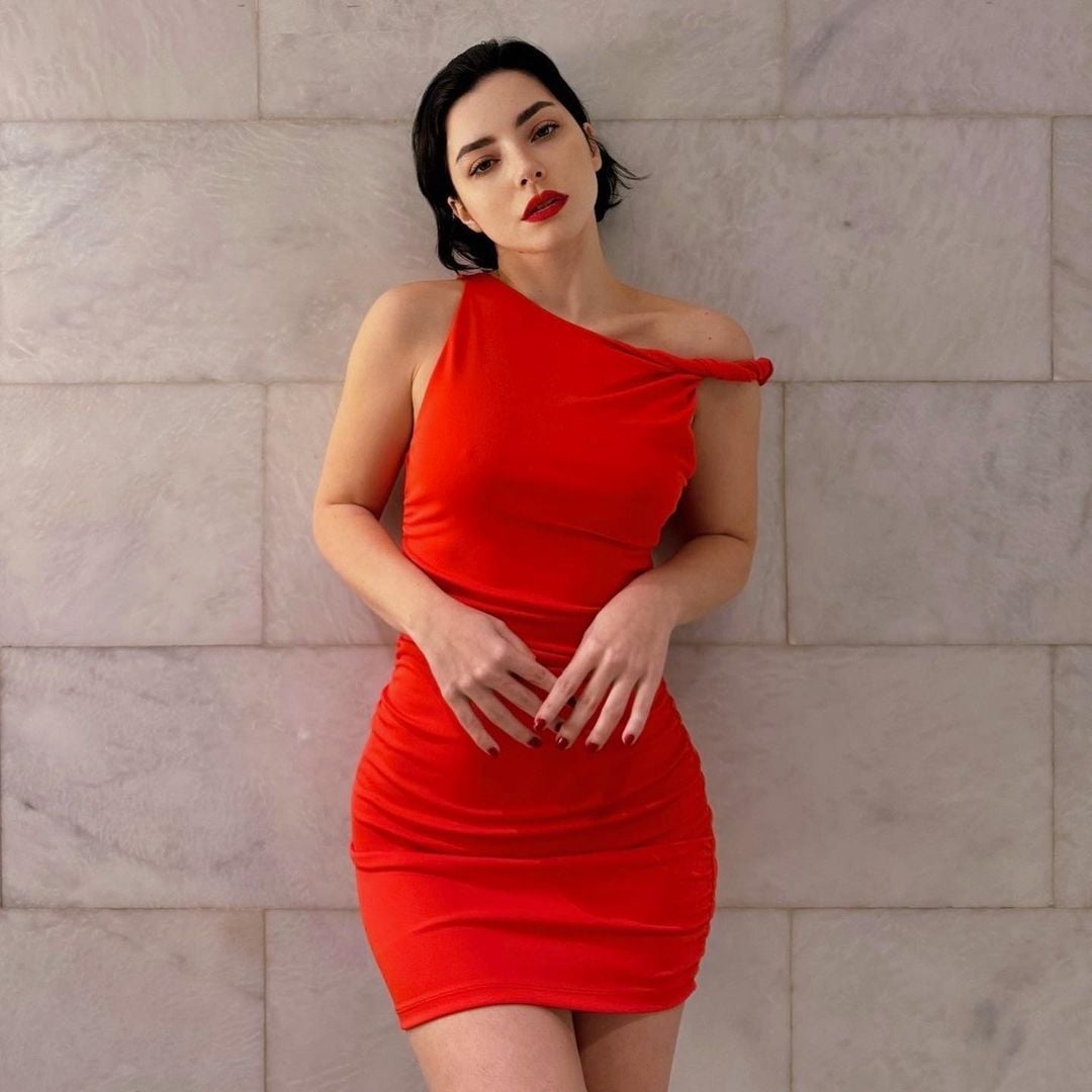 Merve Bolugur nude 10