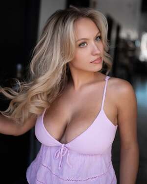 Mia Handley nude 12