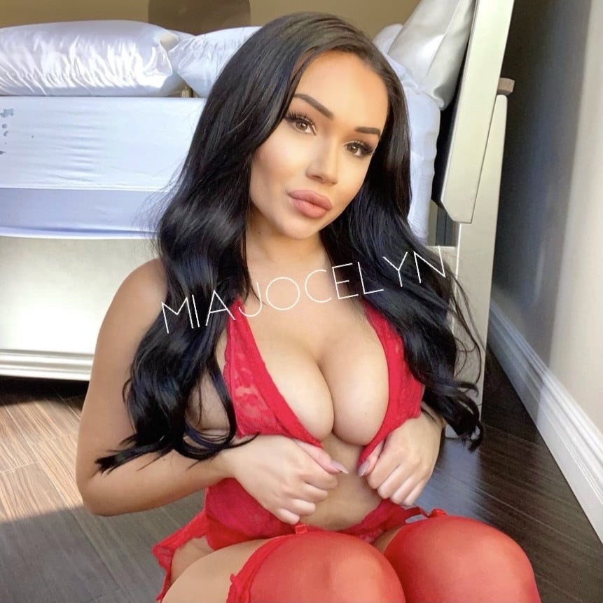 Mia Jocelyn nude 4