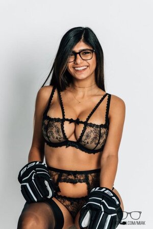 Mia Khalifa nude 12