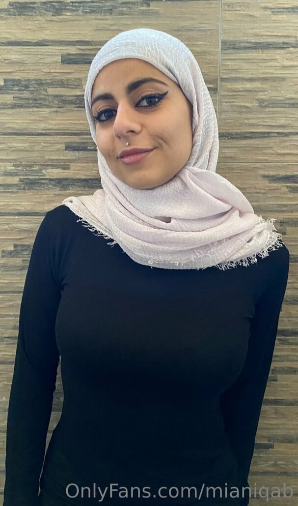Mia Niqab
