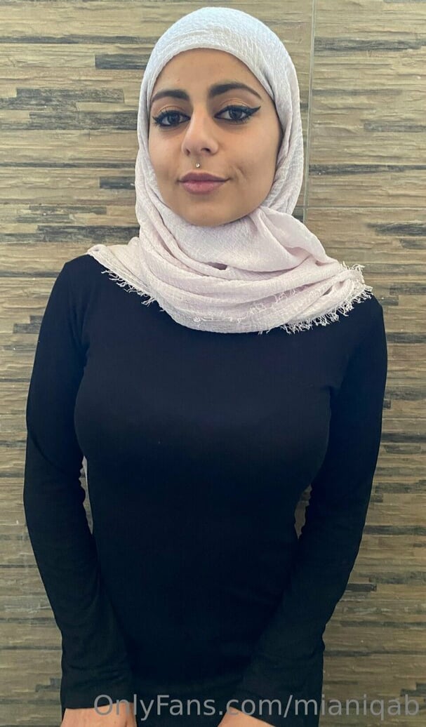 Mia Niqab nude 3