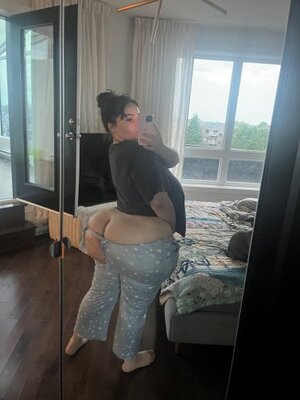 Mia Saaoud nude 3