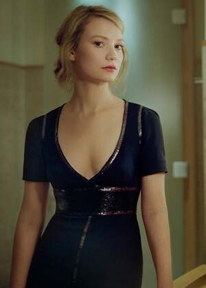 Mia Wasikowska nude 5