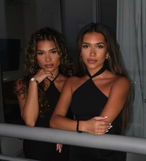 Mian Twins nude 5