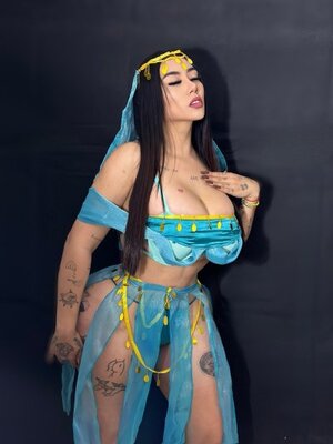 Michelle Bunny nude 4