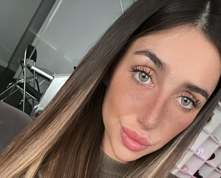 Michelle Comi nude 3