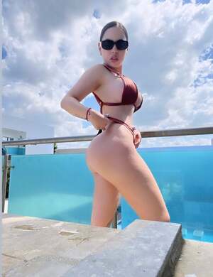 Michelle Romanis nude 3