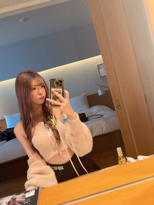 Miiro Momosaki nude 7