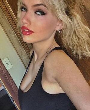 Mikah Lynn nude 6