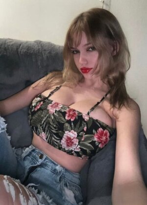 Mikah Lynn nude 9
