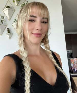 Mikhaila Peterson nude 8
