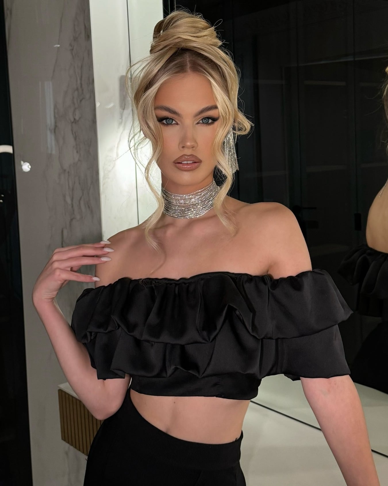 Mila E nude 6