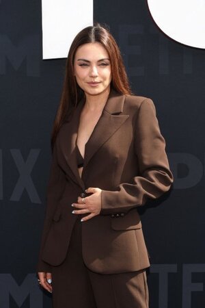 Mila Kunis nude 12