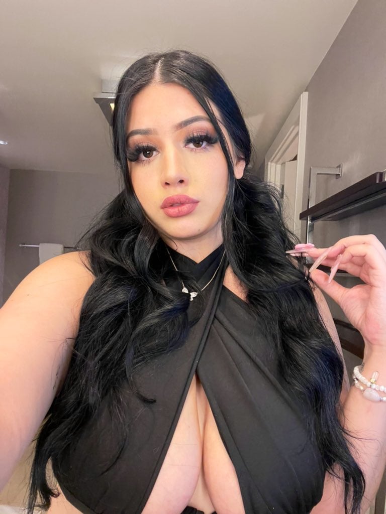 Mila Love nude 5
