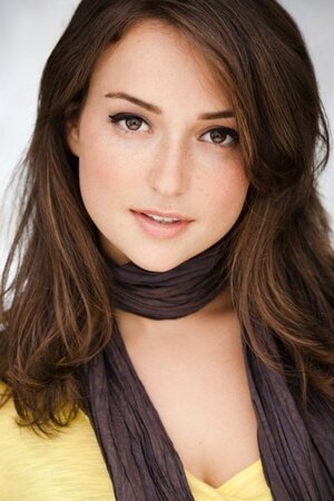 Milana Vayntrub nude 5