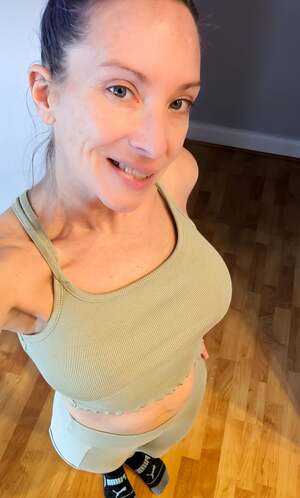 Milf Stella nude 11