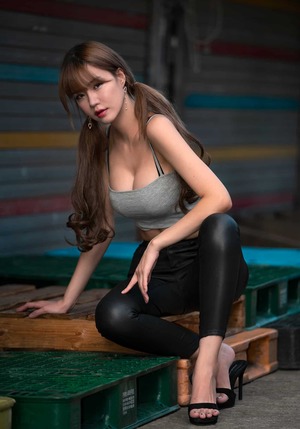 Min Han Na nude 2