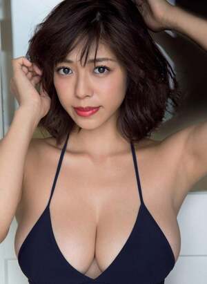 Minami Wachi nude 12