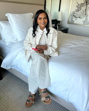 Mindy Kaling nude 10