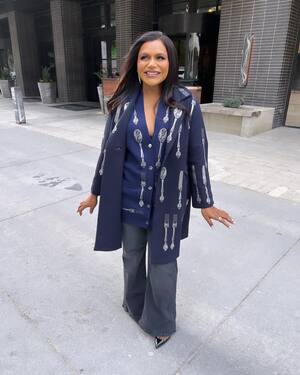 Mindy Kaling nude 2