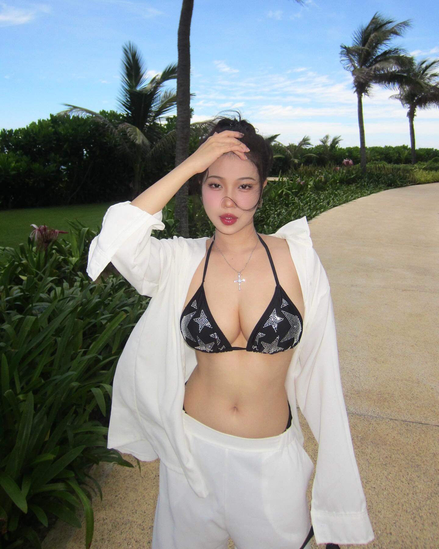 Mini Rieu nude 8