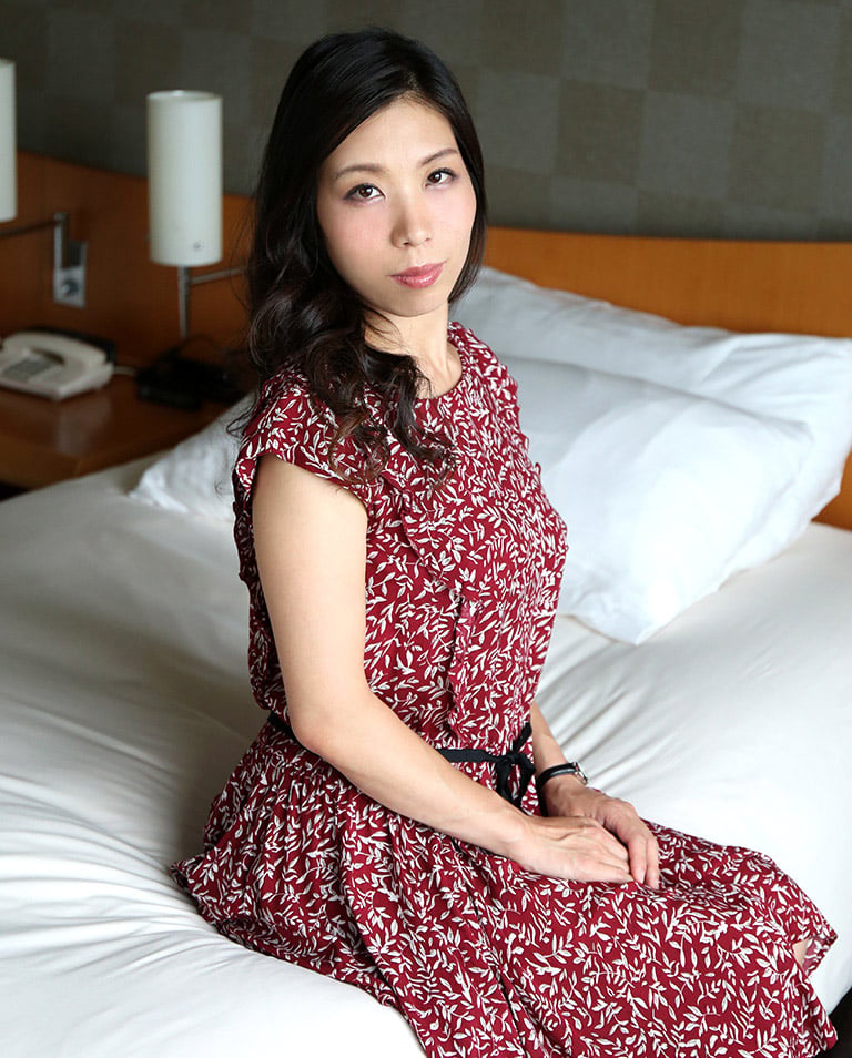 Minori Kuwata nude 3
