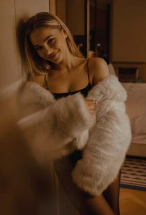 Mira Levelskaya nude 6