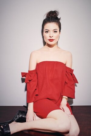 Miranda Cosgrove nude 1
