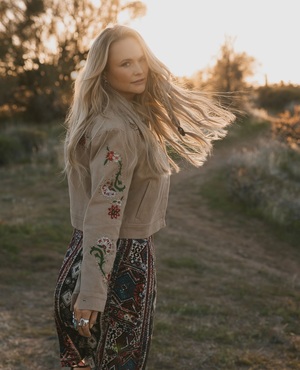 Miranda Lambert nude 11