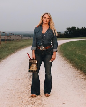 Miranda Lambert nude 9