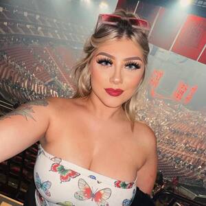 Miss Amanda nude 9
