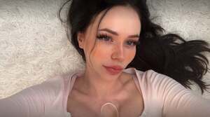 Miss Lily nude 3