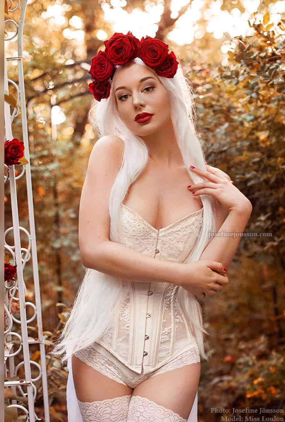 Miss Loulou nude 2