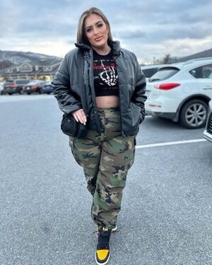 MissThickNTatted nude 1